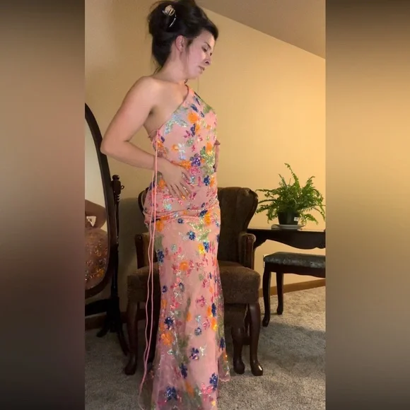 Mac Duggal Sequin Floral Gown - Picture 5 of 11